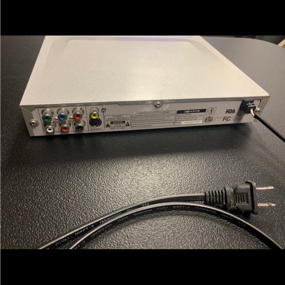 Vintage Curtis DVD 1046 Player in Silver - Picture 2 of 3